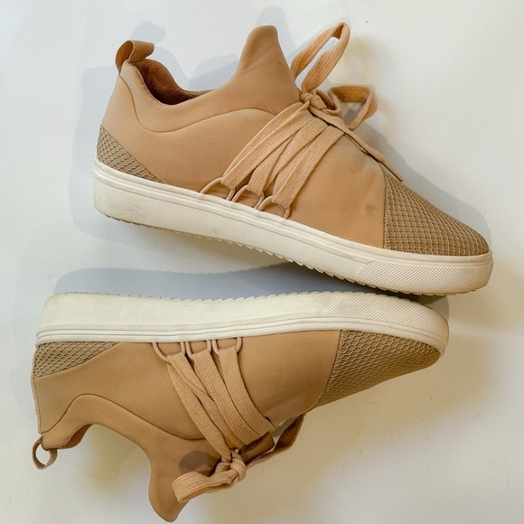 Steve Madden blush “Lancer” mesh lace up sneaker ❤️ - Picture 2 of 7
